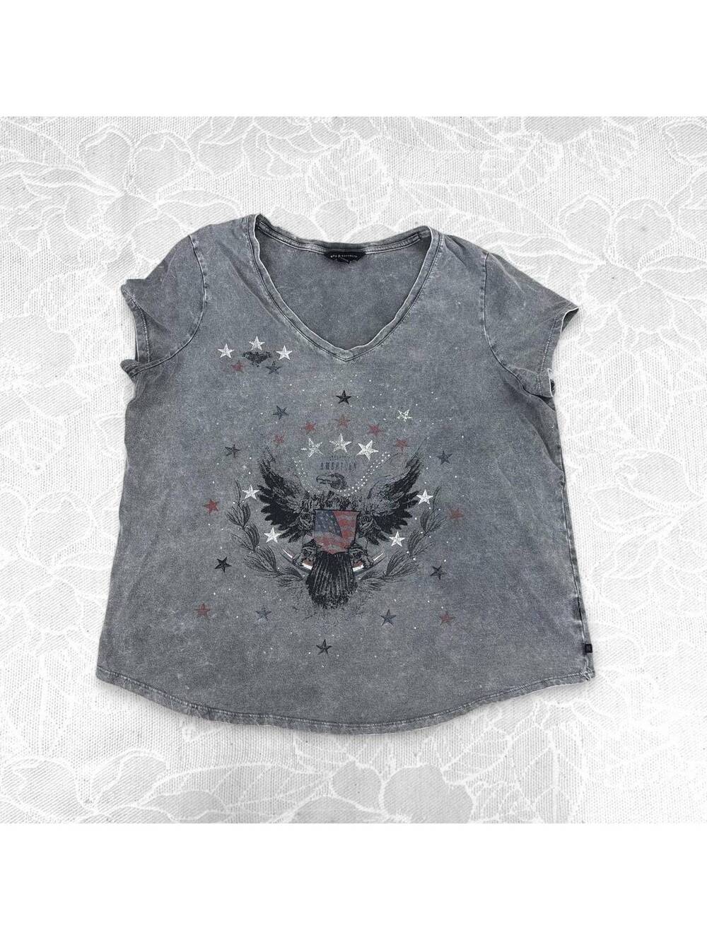 Rock & Republic Mineral Wash Gray V-Neck Eagle Graphic T-Shirt - XL